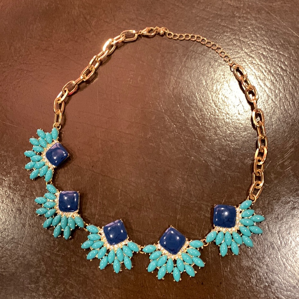 Costume jewelry blue necklace